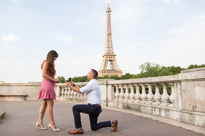 1-hour Photoshoot at the Eiffel Tower Trocadero Paris - Pro photographer direction: how you’ll look good without forcing it