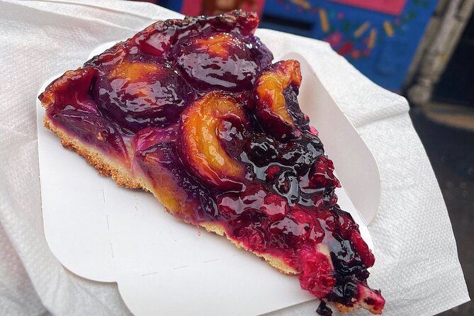 #1 Paris Chocolate and Pastry Food Tasting Tour - Group size, pace, and what it’s like to eat as you walk