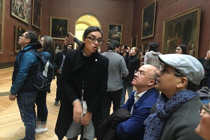 1h30 - Louvre Highlights optional 'families with kids' - Eng/Esp - Audio headsets: small tech, big difference in a loud museum