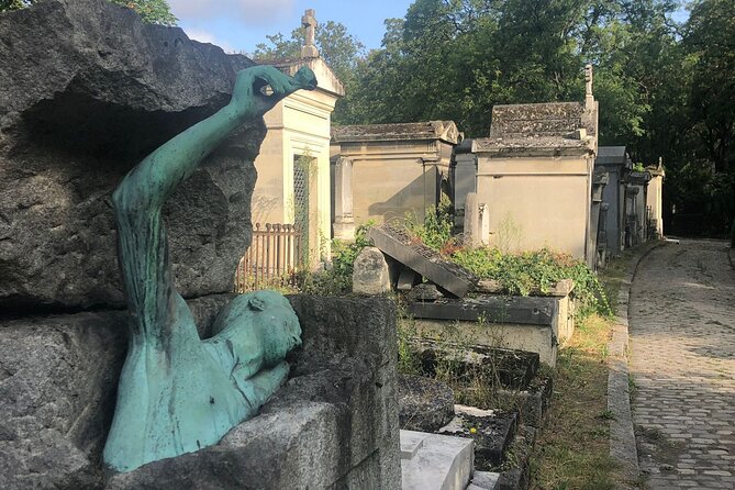 2.5 Hour Walking Tour of Père Lachaise Cemetery from Paris - Meeting at 28 Bd de Ménilmontant: the start that saves time