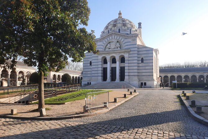 2.5 Hour Walking Tour of Père Lachaise Cemetery from Paris - Who should book this (and who might prefer to wander alone)