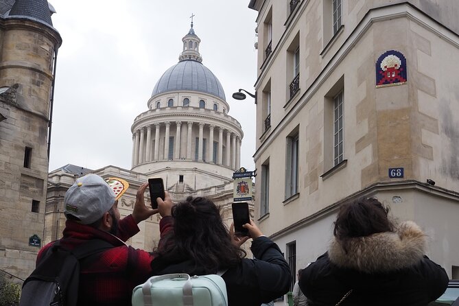 2 Hour Street-art Walk and Space Invaders Hunt in Paris - Pompidou Architecture in the Frame: Street Art Meets a Paris Icon