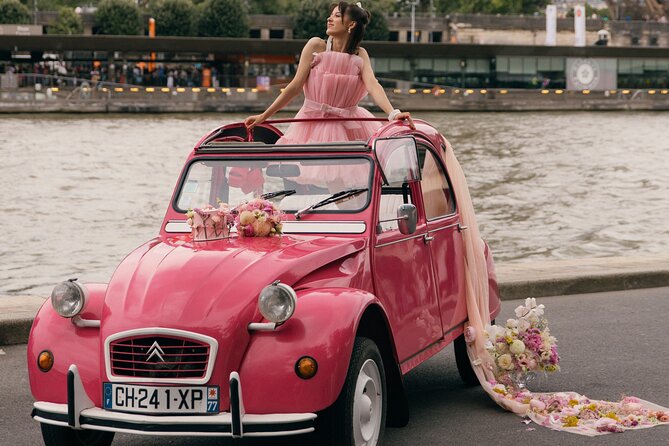 2 Hours Private Guided Tour in a Pink Citroën 2CV - Eiffel Tower: classic photos, outside views only