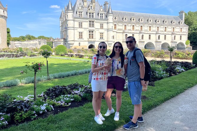 3 Loire Valley Castles and Wine Tasting Private Guided Tour - Château de Chambord: Renaissance Power and the Double-Spiral Stairs