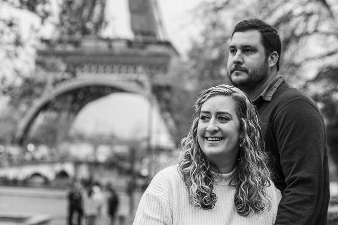 30 min photosession in Paris, all photos sent and edited - Weather plans, rain changes, and schedule flexibility