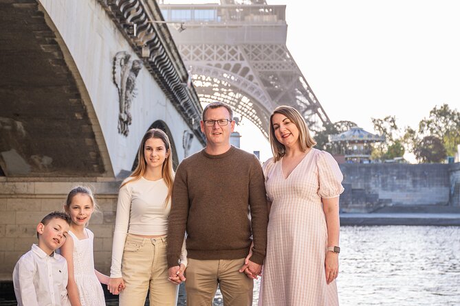 30 min photosession in Paris, all photos sent and edited - Props, proposals, kids, and mobility-friendly touches