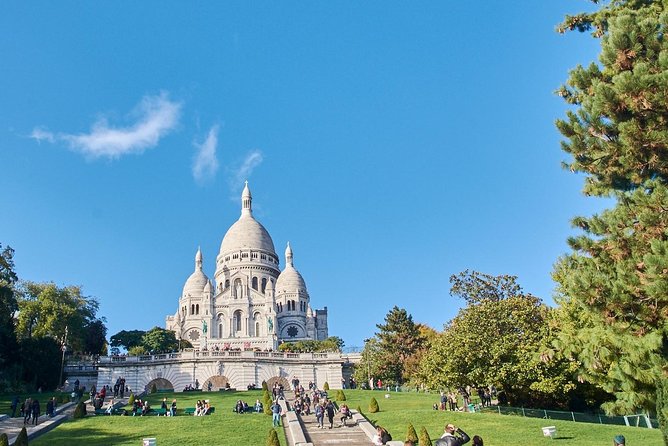 4-hour private tour Montmartre & Marais - Sacré-Cœur, Place du Tertre, and the Vigne du Clos Montmartre