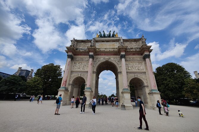 4 hours Paris Private Tour with hotel pickup & drop - Eiffel Tower photo session: short stop, big payoff