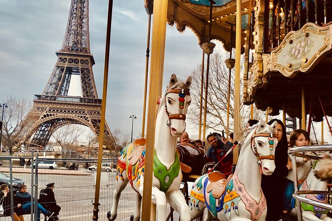 5 Hour Walking Tour in Paris with Licensed Guide - Seine classics: Île de la Cité, Notre-Dame, and Wallace fountains