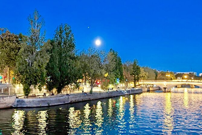 5 Hour Walking Tour in Paris with Licensed Guide - Should you book this Paris walking tour?