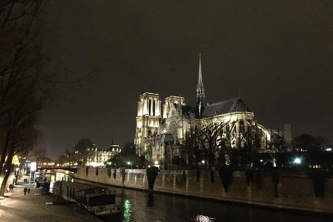 A City of Shadows: Dark Tales of Paris by Night - What Makes This Tour Feel Different