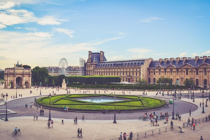 A Private Curated Journey Through the Louvre - Cloakroom, Comfort, and How the 2-Hour Pace Feels