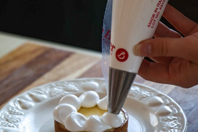 All about meringue: a pastry & culinary arts workshop in Paris - French, Swiss, and Italian meringue: learning by building desserts