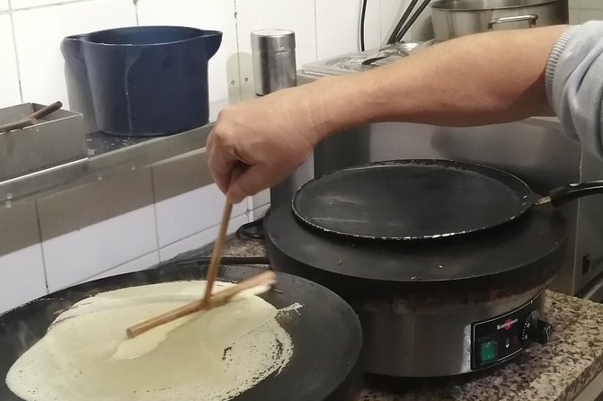 Amazing Sweet Crêpe Cooking Class Paris - Why This Crêpe Class Feels Different Than a Basic Cooking Show