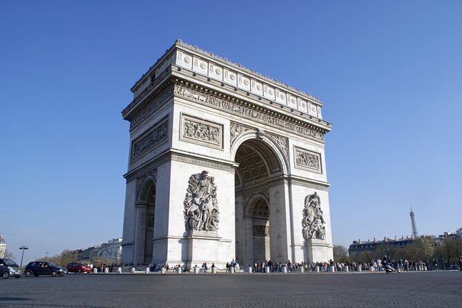 Arc de Triomphe, Hop-On Hop-Off Bus and optional River Cruise - Entering Paris by fixing your bearings fast