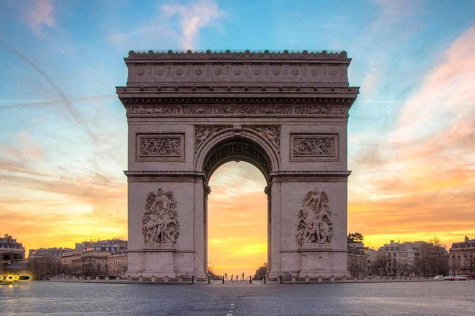 Arc de Triomphe Rooftop: Unveil History & Breathtaking Views - Rooftop stairs and open-air views: what you should expect