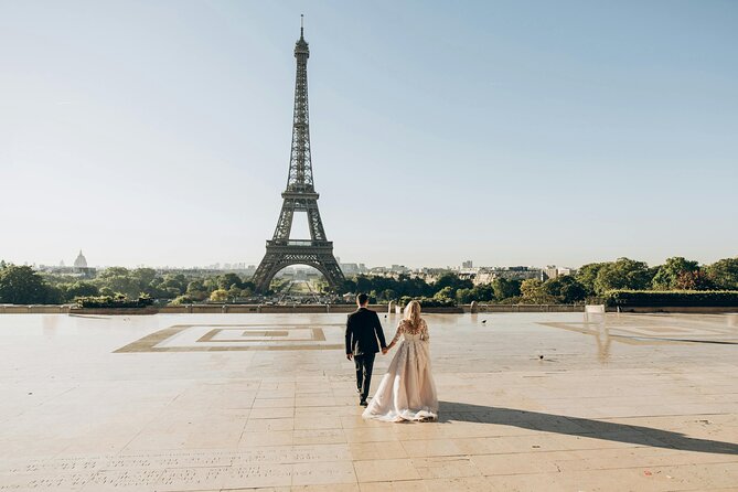 Around the Eiffel Tower Walking Tour with Selfie & Photoshoot - How the Guide Turns a Photo Walk into a Paris Story