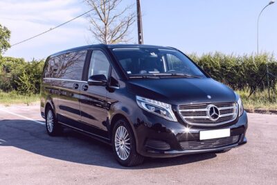 Arrival Transfer from Paris Airport CDG to Paris in Private Van - Clean, Air-Conditioned Van and Bottled Water: Comfort on Arrival