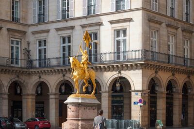 Bastille's Architecture & Artisans Self-Guided Walking Tour - Starting at Place de la Bastille: the revolution anchor