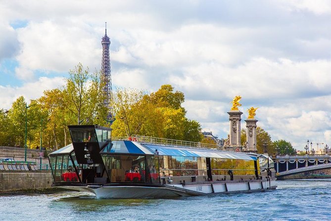 Bateaux Mouches Christmas Special Lunch Cruise in Paris - Key things to know before you go
