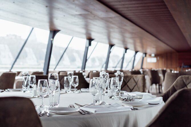 Bateaux Mouches Christmas Special Lunch Cruise in Paris - Who this Christmas lunch cruise suits best