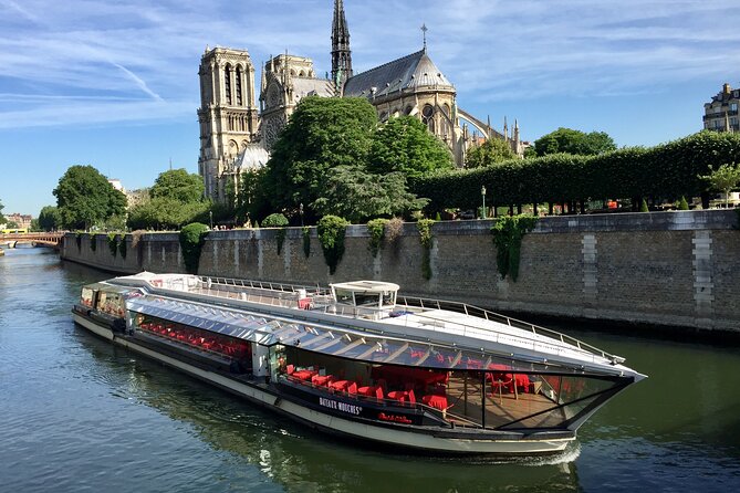 Bateaux Mouches Lunch Cruise on the Seine River in Paris - Deck choice: covered lunch comfort vs upper-deck photo time