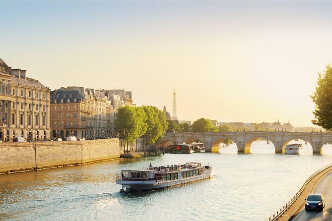 Bateaux Mouches Special Marriage Proposal Dinner Cruise in Paris - Key things that make this cruise feel different