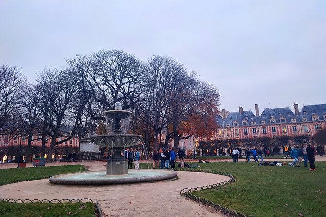 Best Bits of Paris: 40 Favorites Small-Group Walking & Metro Tour - Notre-Dame Outside, a Seine Photo Moment, and Hotel de Ville