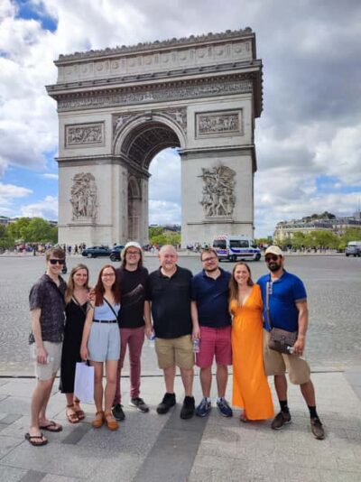 Best Bits of Paris: 40 Favourites Walking Tour 5 hours - Meeting point at 147 Bd Saint-Germain: don’t miss your guide
