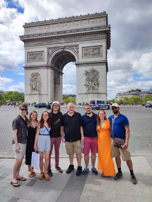 Best Bits of Paris: 40 Favourites Walking Tour 5 hours - Meeting point at 147 Bd Saint-Germain: don’t miss your guide