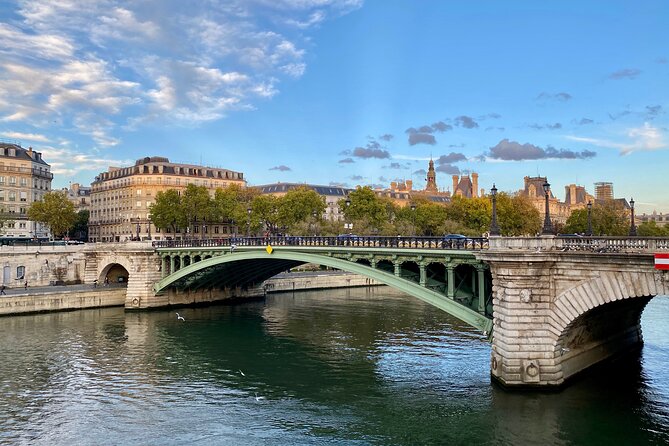 BEST OF PARIS : 3 smartphone audioguided tours - Stop 1: Montmartre’s steep lanes, art legends, and viewpoints