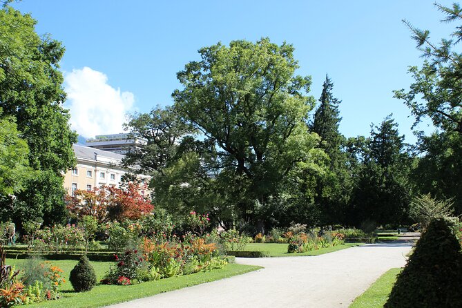Best of the Left Bank: Self-Guided Tour of the Latin Quarter - Rue Mouffetard and Jardin des Plantes: market life and the King’s Garden