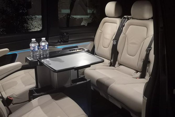 Best Private Airports Transfers - Luxury Minivan Service - Meet & Greet Support That’s Actually Useful