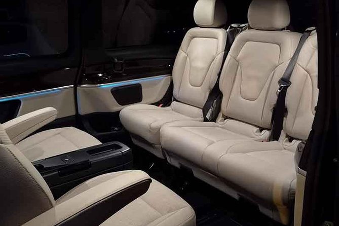 Best Private Airports Transfers - Luxury Minivan Service - Flat-Rate Pricing That Keeps Traffic From Hijacking Your Budget