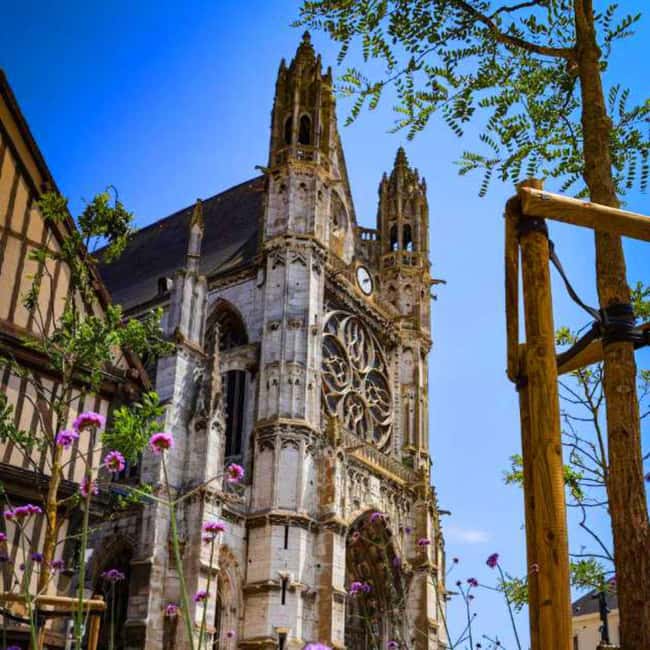 Bike tour from Vernon to Giverny with local guide - Ending in Giverny: dropped near Monet, not lost in town