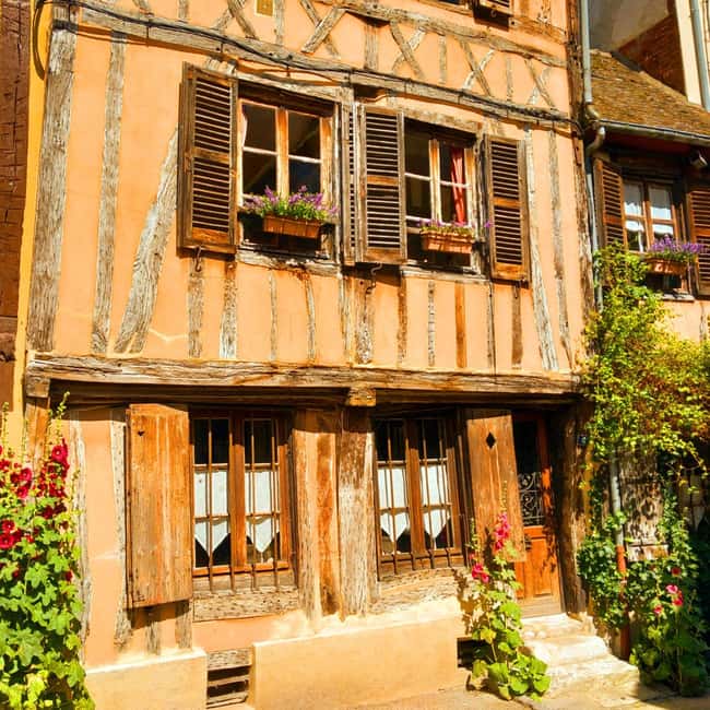 Bike tour from Vernon to Giverny with local guide - Medieval Vernon city center plus WW2 traces you can actually see