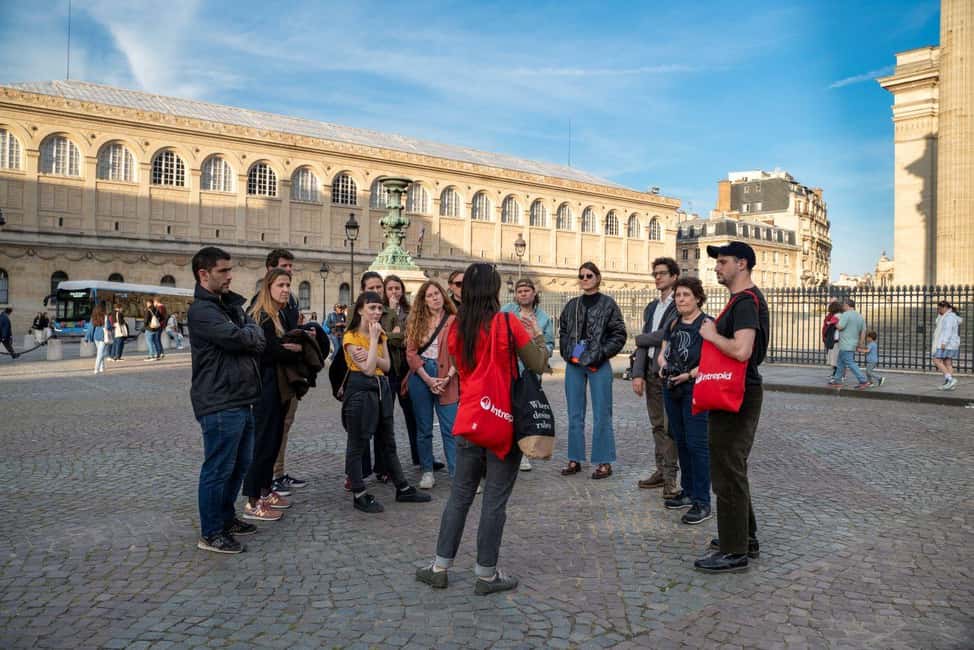 Boho Nights in Paris: A Magical Evening Tour - Notre-Dame and the Seine embankments: photos, wishes, and the romantic walk