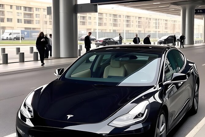 Budget airport transfer: Paris ⇄ CDG - On the Road: WiFi, Air Conditioning, and a Driver Who Knows the Job