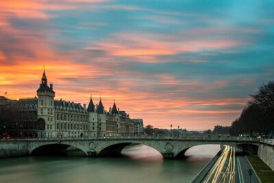 Central Paris Highlights Walking Tour - Rue de la Huchette: a quick street pass with real Paris texture