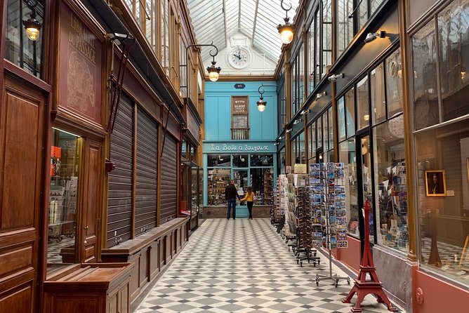 Charm and Secrets of Paris Passages: Private Tour - How the guide experience makes this tour feel private