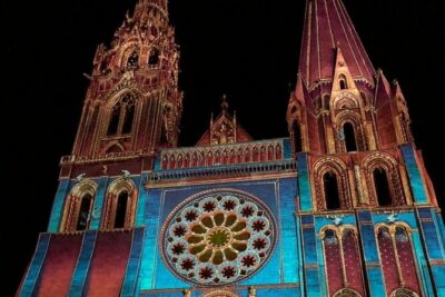 Chartres Cathedral 5 Hours Tour from Paris with Private Transport - Going below ground: crypt chapels, frescoes, and jamb statues