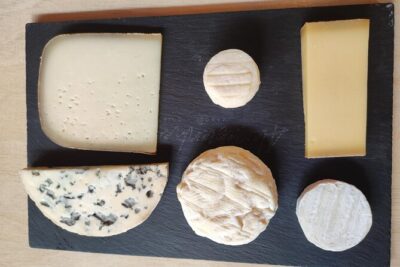 Cheese Tasting with an Expert in Paris - Meeting Ingrid and settling into the wine-shop flow