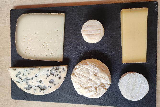 Cheese Tasting with an Expert in Paris - Meeting Ingrid and settling into the wine-shop flow