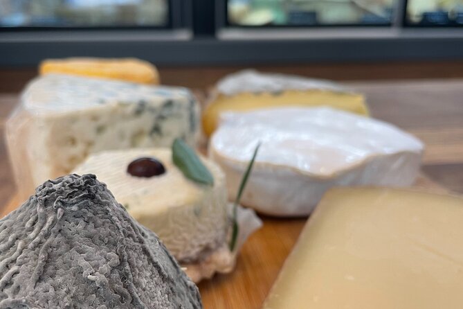 Cheese & Wine Tasting in Montmartre with a Local Cheesemonger - Turning Your Tasting Into a Montmartre Walk (Without Trying Too Hard)