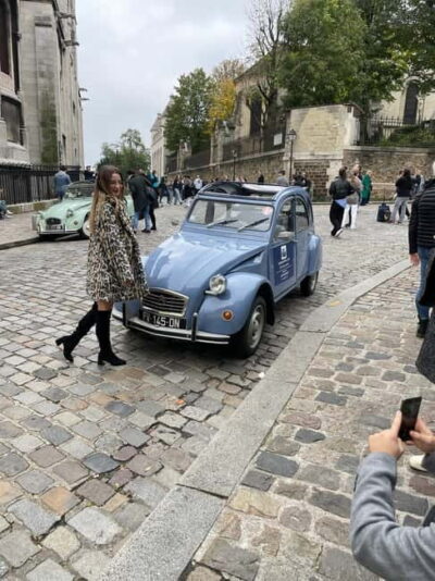 Classic Citroën 2CV tour of Paris, 1 hour - Pickup at your hotel, meet near the Eiffel Tower