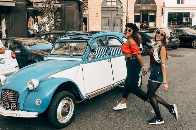 Classic Tour of Paris in 2CV CITROEN - The heart of the tour: Eiffel Tower to Champs de Mars