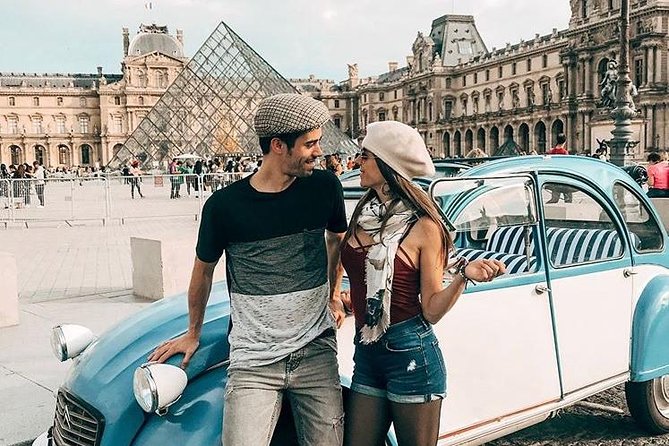 Classic Tour of Paris in 2CV CITROEN - Pont Alexandre III and Les Invalides: moving from “show” to “story”