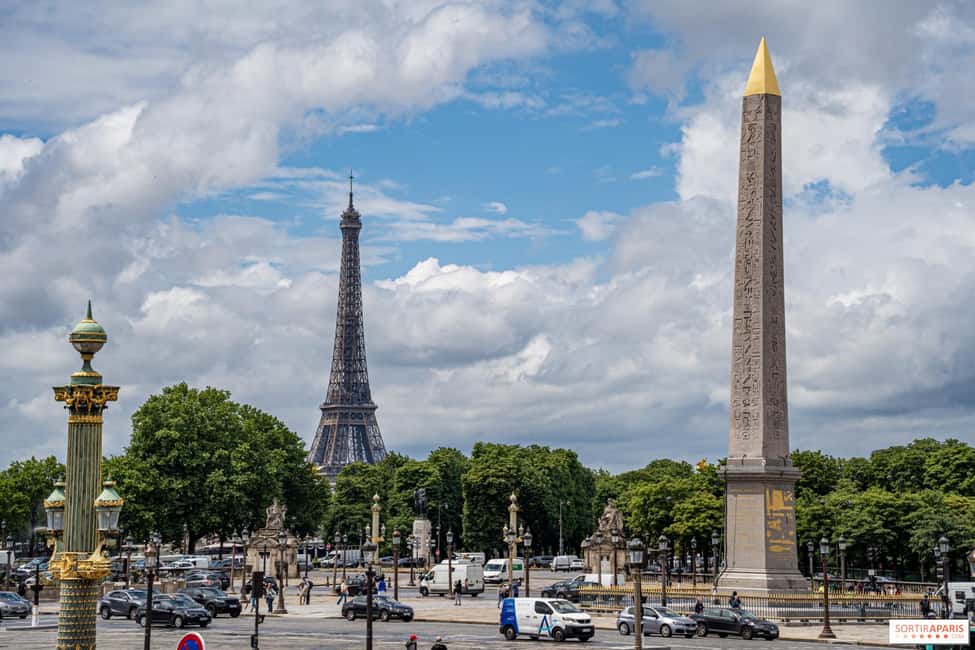 Classical and Monumental Paris Tour along the Seine River - l’Assemblée Nationale: monarchy to Republic, explained in walking distance