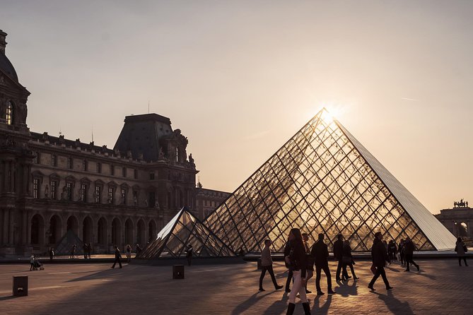 Closing Time at the Louvre: The Mona Lisa at her Most Peaceful - Inside the Louvre: The route that keeps you moving with purpose