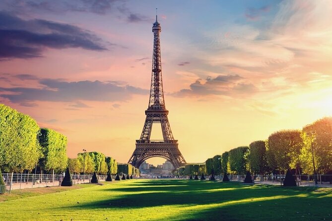 Côté Seine Tour / duration 1h30 - from 1 to 6 passengers - Eiffel Tower and Arc de Triomphe without the long detours